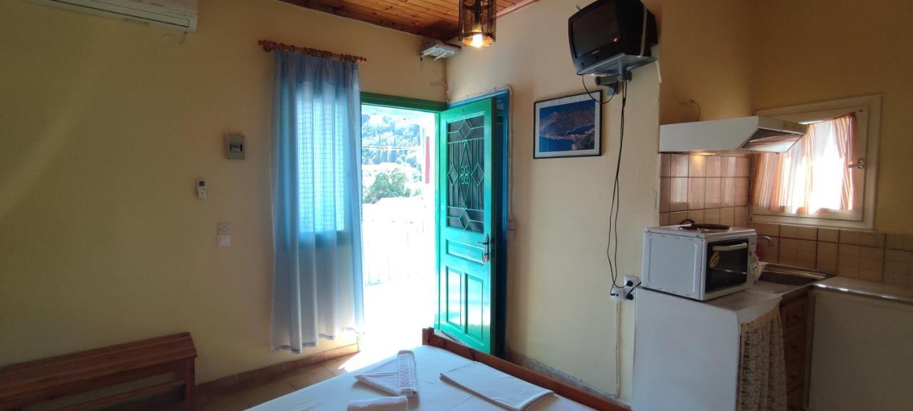 Villa Spiros Ayios Nikitas Bagian luar foto