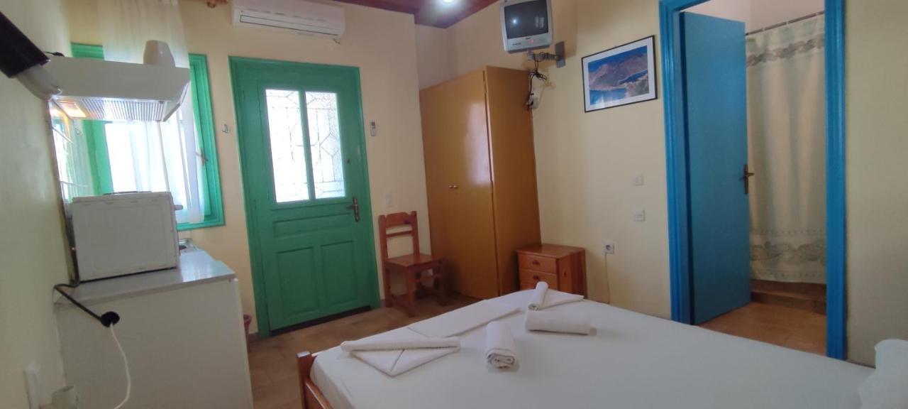 Villa Spiros Ayios Nikitas Bagian luar foto